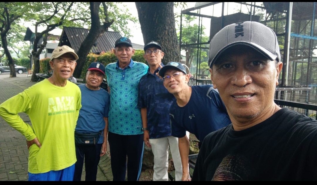 Jalan Sehat Rutin di Citraland Distrik 9 – Semangat 79 Tahun Pak Suwongso Jadi Inspirasi di Bulan Ramadan